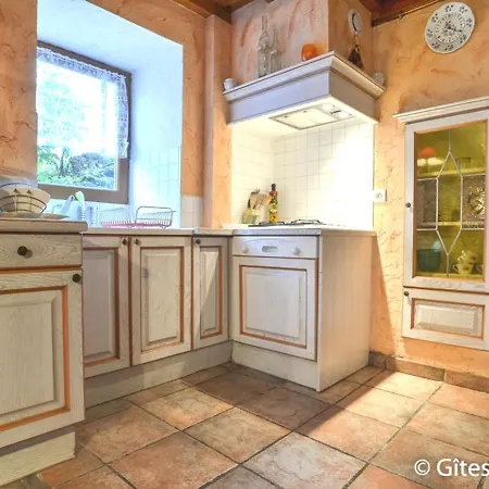 Gite Saint-Nectaire, 3 Pieces, 4 Personnes - Fr-1-630-279 Prázdninový dům *